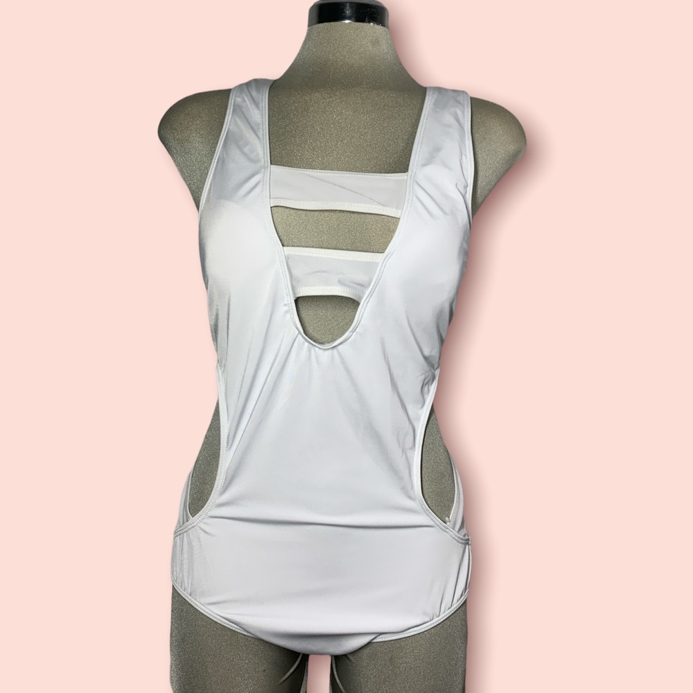 White  Custom Designer  One Piece Swimsuit Size XL - Picture 13 of 14